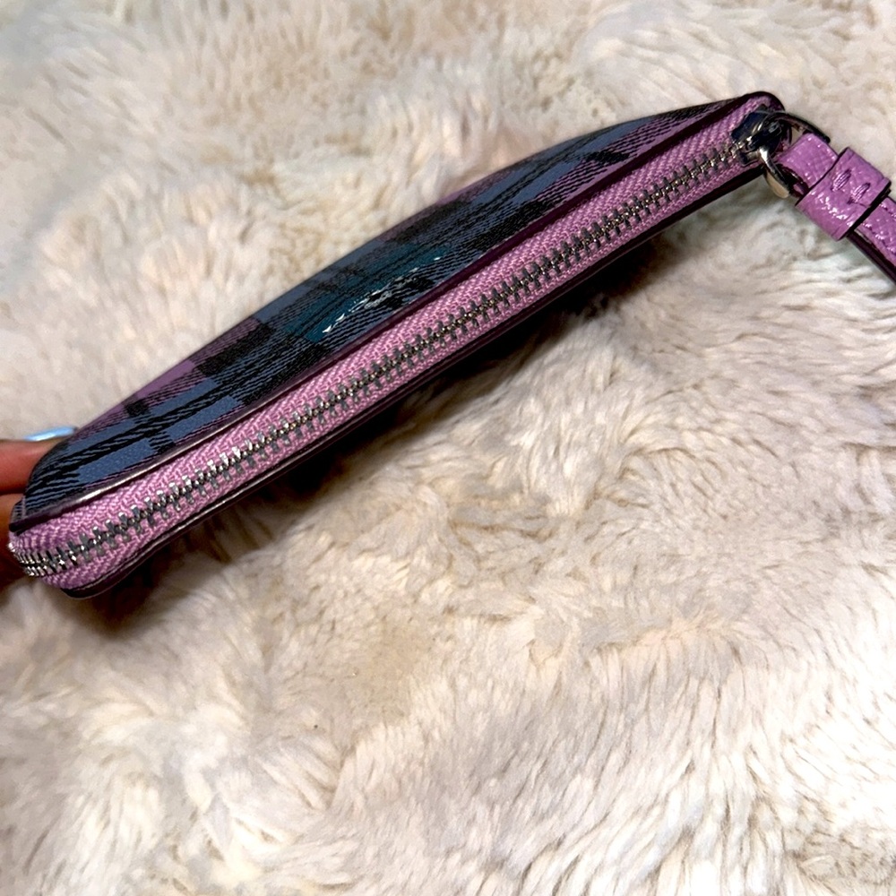 COACH PLAID WRISTLET - Picture 3 of 9